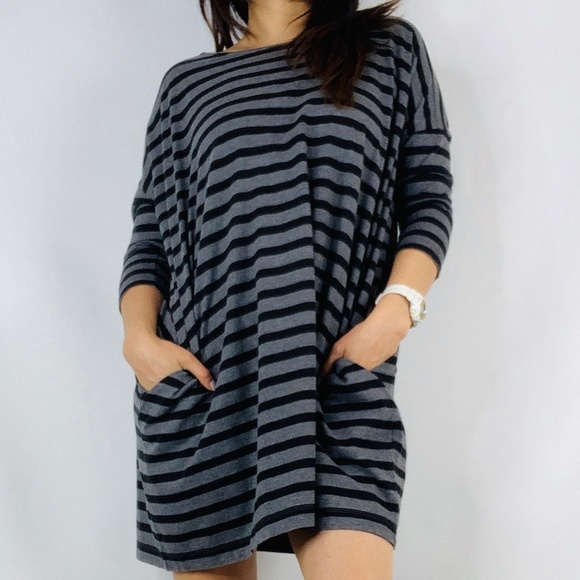 GAP Dresses & Skirts - GAP Black and Gray Stripe Shift Dress with pockets